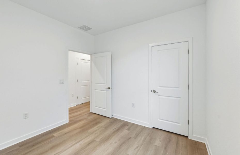 Spacious, unfurnished interior of a new home in Sun City Texas, Georgetown (Image 19).