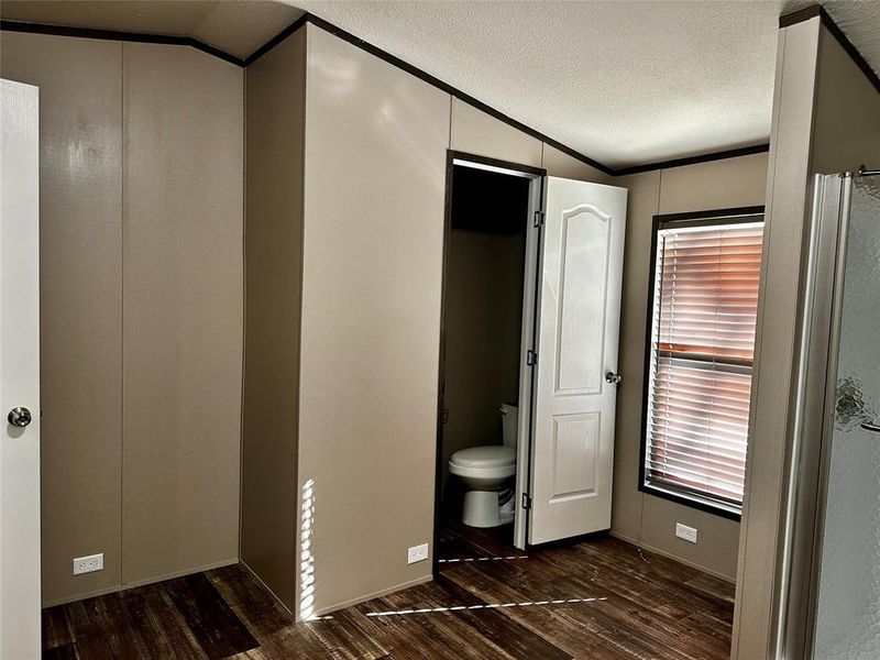 Spacious, unfurnished interior of a new home in , Valley View (Image 9).