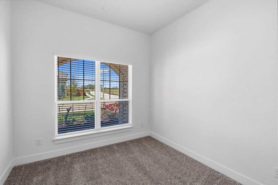 Spacious, unfurnished interior of a new home in Wildrye 45', Waller (Image 17).