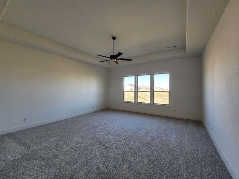Spacious, unfurnished interior of a new home in Rocky Top, Krum (Image 12).