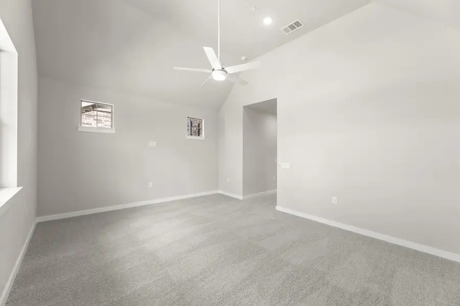 Spacious, unfurnished interior of a new home in Wildridge, Oak Point (Image 23).