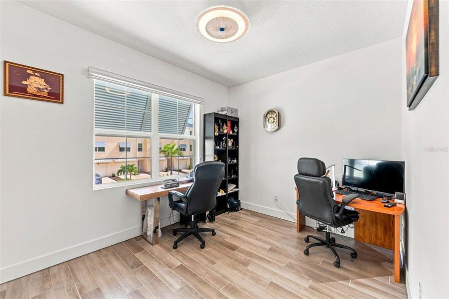 Furnished interior view inside a new home in , Seminole (Image 19).