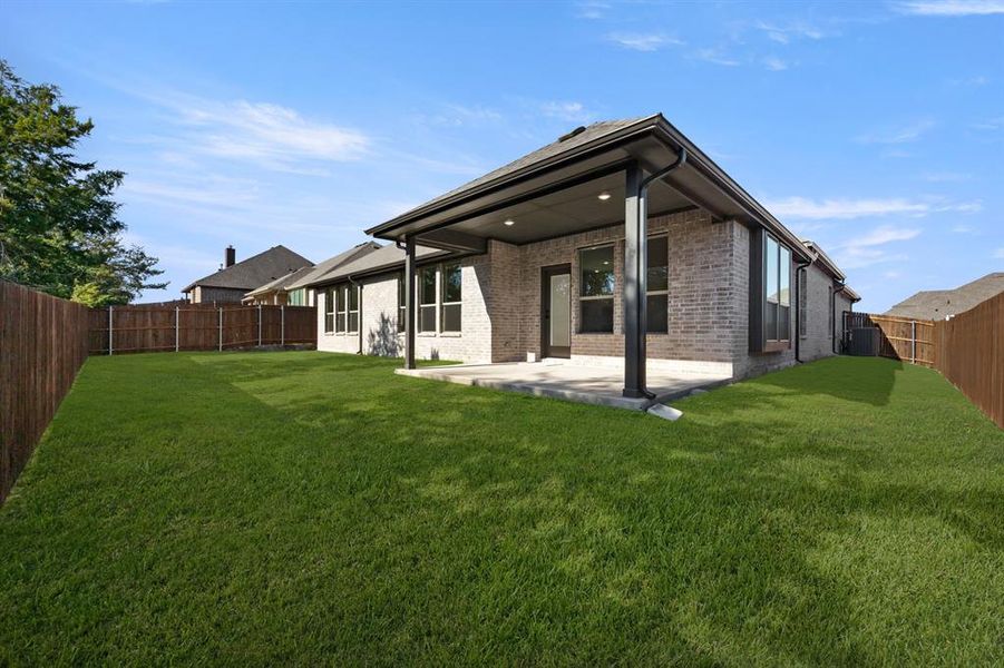 4602 Thistle- Back-3