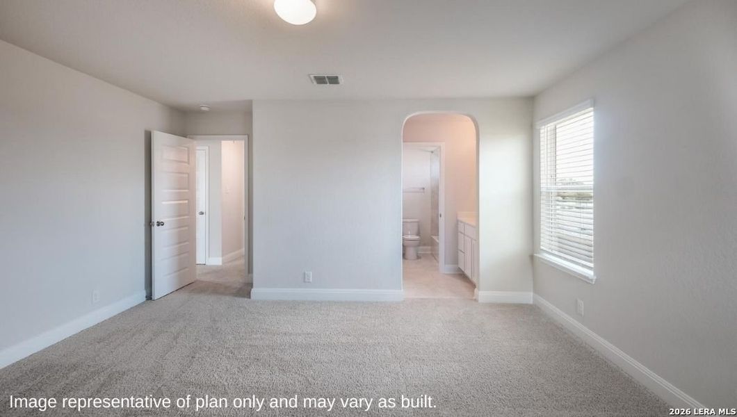 Spacious, unfurnished interior of a new home in Veranda, San Antonio (Image 18).