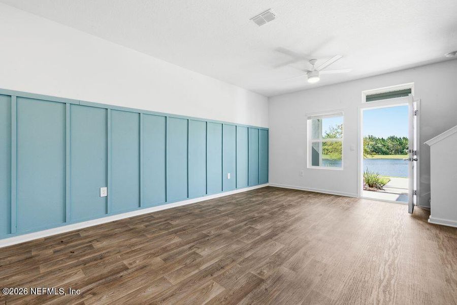 Spacious, unfurnished interior of a new home in , Middleburg (Image 11).