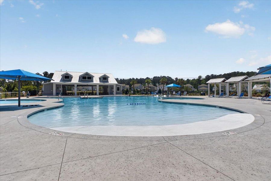Community amenities in , Summerville (Image 40).