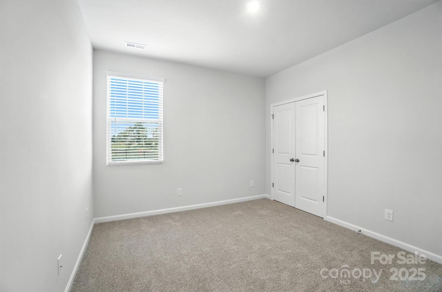 Spacious, unfurnished interior of a new home in Waxhaw Landing, Monroe (Image 14).