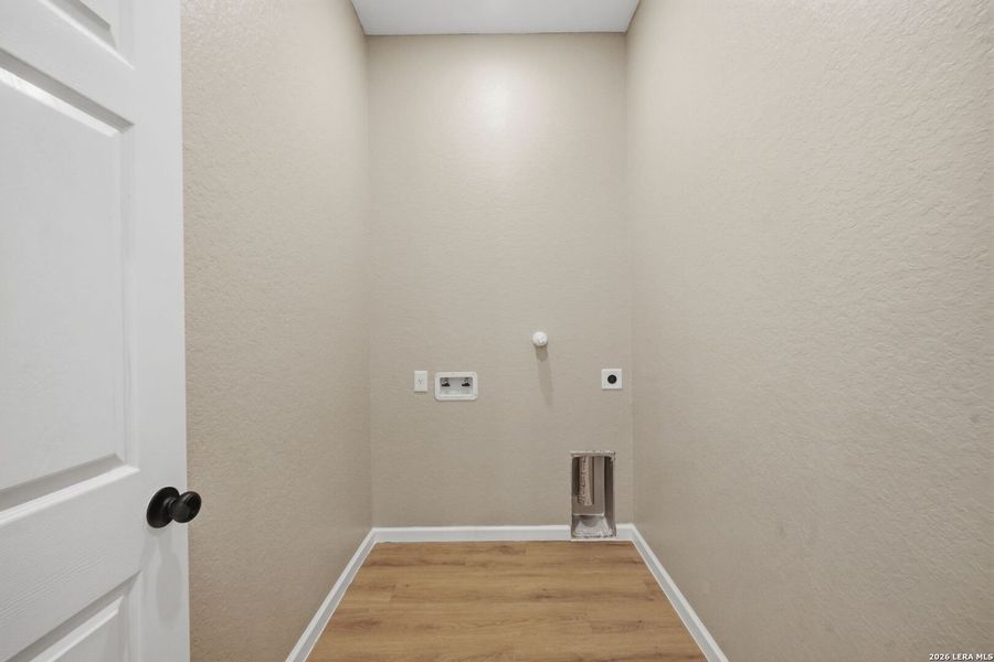 Spacious, unfurnished interior of a new home in , Devine (Image 53).