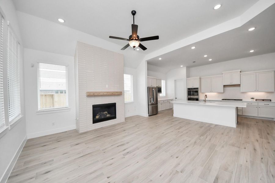Spacious, unfurnished interior of a new home in Meridiana Courtyard Collection, Manvel (Image 21).
