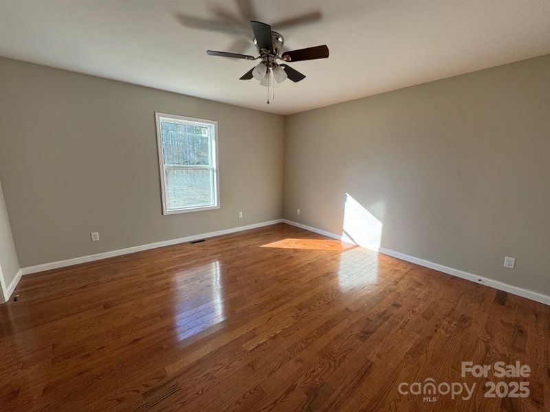 Spacious, unfurnished interior of a new home in , Granite Falls (Image 19).