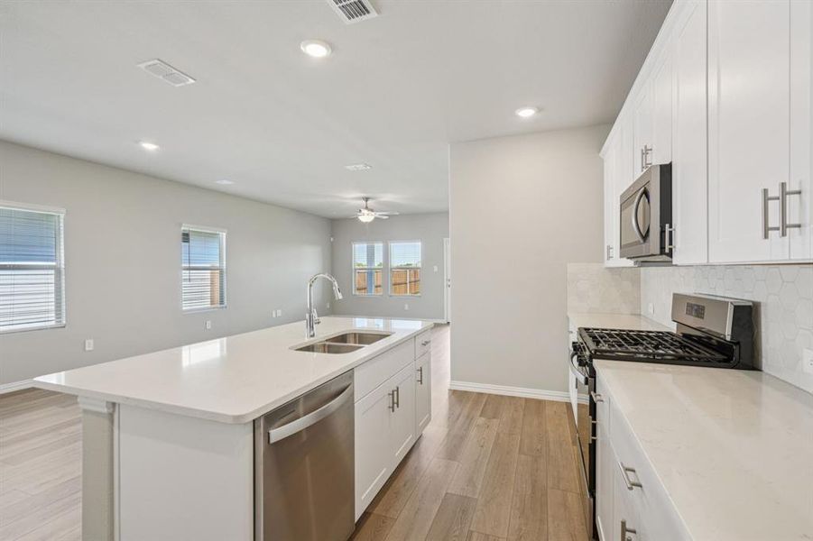 Photo is not of the actual home, but is an inspirational photo of builder’s model home and may depict options, furnishings, and/or decorator features that are not included Photo is not of the actual home, but is an inspirational photo of builder’s model home and may depict options, furnishings, and/or decorator features that are not included