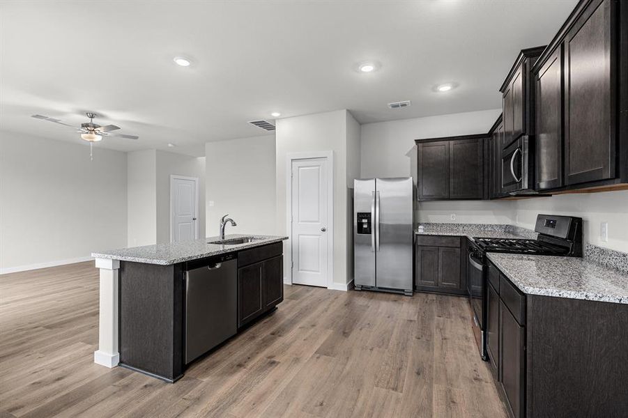 All brand new Whirlpool kitchen appliances are included! All brand new Whirlpool kitchen appliances are included!