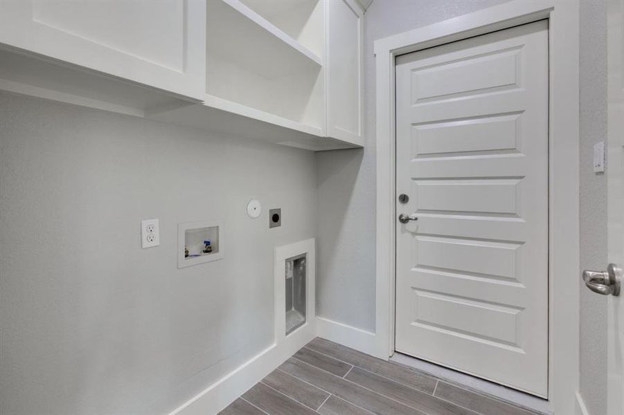 Spacious, unfurnished interior of a new home in , Ferris (Image 26).