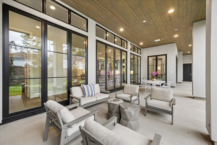 Community amenities in , Houston (Image 40).