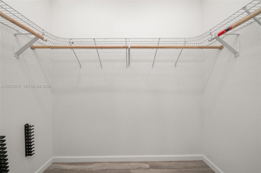 Spacious, unfurnished interior of a new home in , Sebring (Image 42).