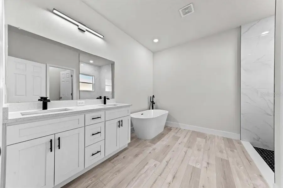 Furnished interior view inside a new home in , Ocala (Image 36).