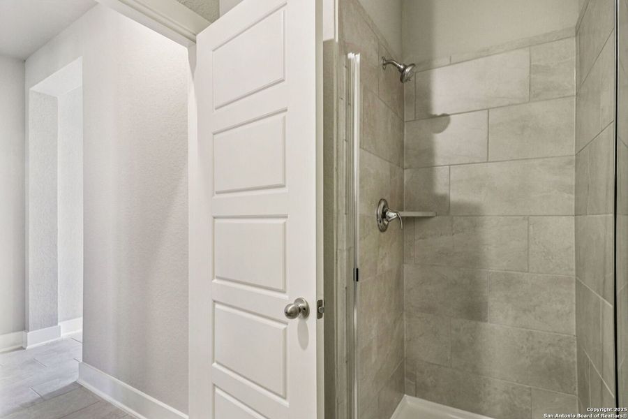 Image 40 of a home in Thomas Pond. Image 40 of a home in Thomas Pond.