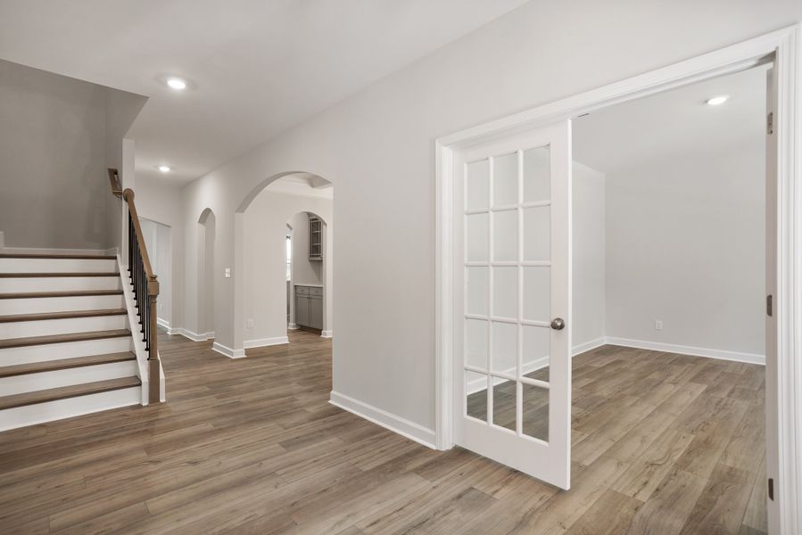 Spacious, unfurnished interior of a new home in Georgias Landing, Raleigh (Image 17).