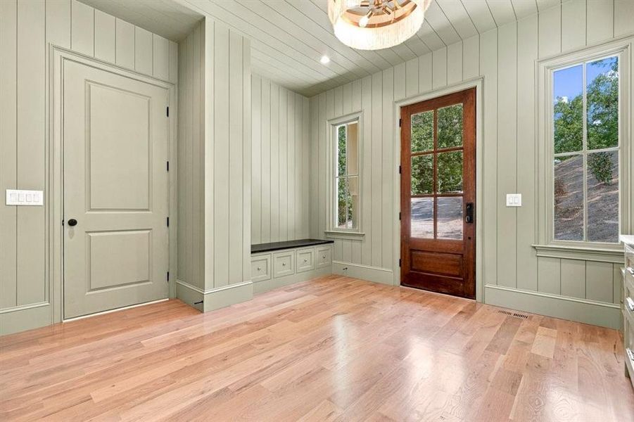 Spacious, unfurnished interior of a new home in , Roswell (Image 23).