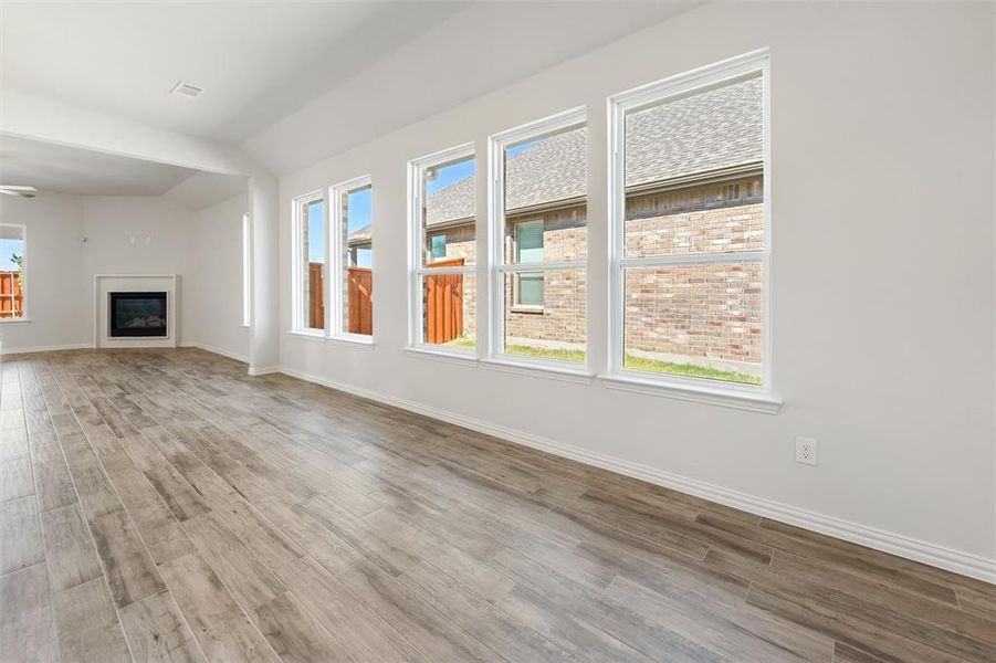 Spacious, unfurnished interior of a new home in Morningstar, Aledo (Image 16).