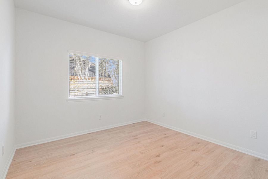 Spacious, unfurnished interior of a new home in Columbia Lakes, West Columbia (Image 29).