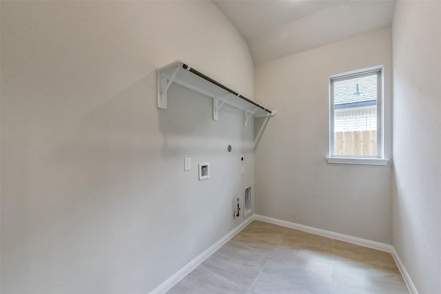 Spacious, unfurnished interior of a new home in River Ranch Meadows, Dayton (Image 33).