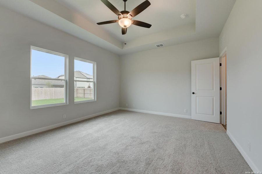 Spacious, unfurnished interior of a new home in , Schertz (Image 12).