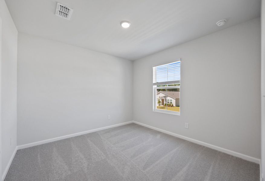 Spacious, unfurnished interior of a new home in Bradford Pointe, Summerville (Image 6).