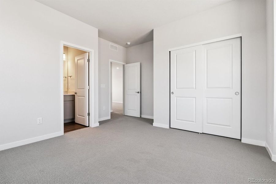 Spacious, unfurnished interior of a new home in Prestige Collection at Parkdale Commons, Lafayette (Image 12). Spacious, unfurnished interior of a new home in Prestige Collection at Parkdale Commons, Lafayette (Image 12).