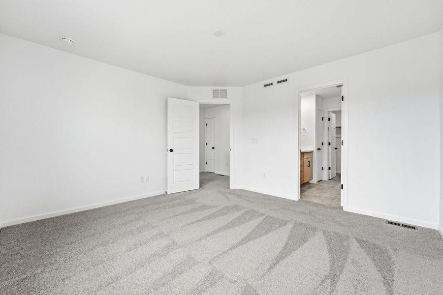 Spacious, unfurnished interior of a new home in Trailstone Townhomes - The Westerly Collection, Arvada (Image 14).