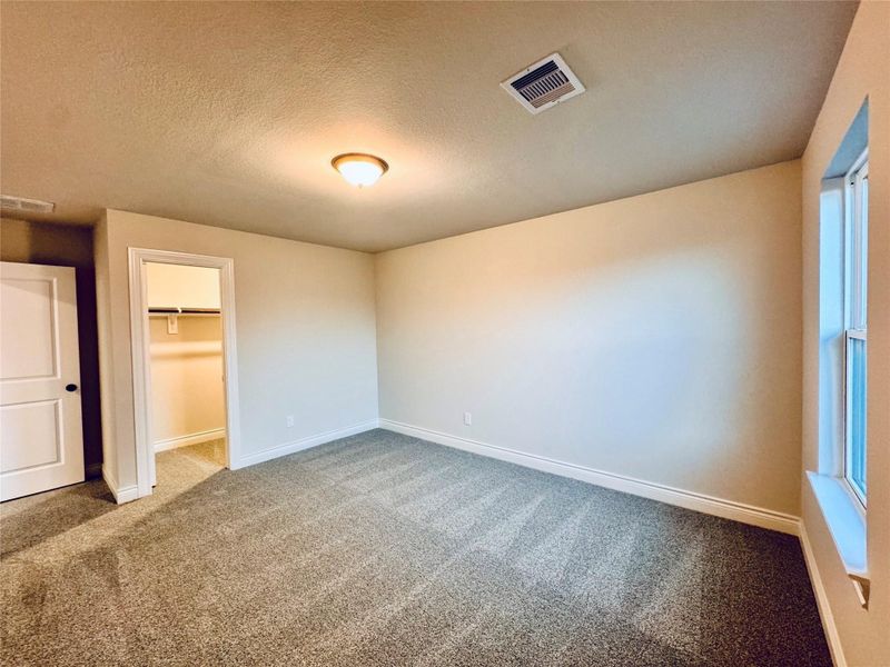 Spacious, unfurnished interior of a new home in Lexington Heights, Willis (Image 20).