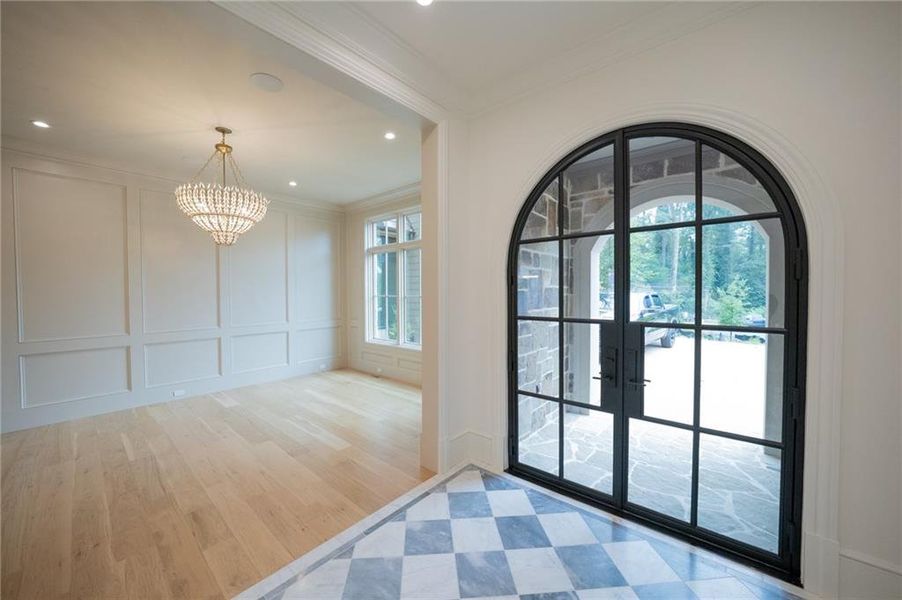 Spacious, unfurnished interior of a new home in Blue Heron Walk, Atlanta (Image 55).