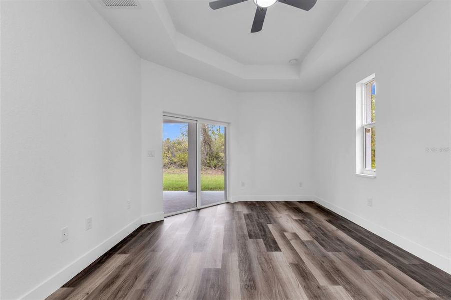 Spacious, unfurnished interior of a new home in , Punta Gorda (Image 39).