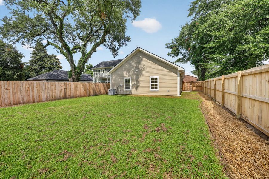 Exterior details and patio area of a home in , North Charleston (Image 3).