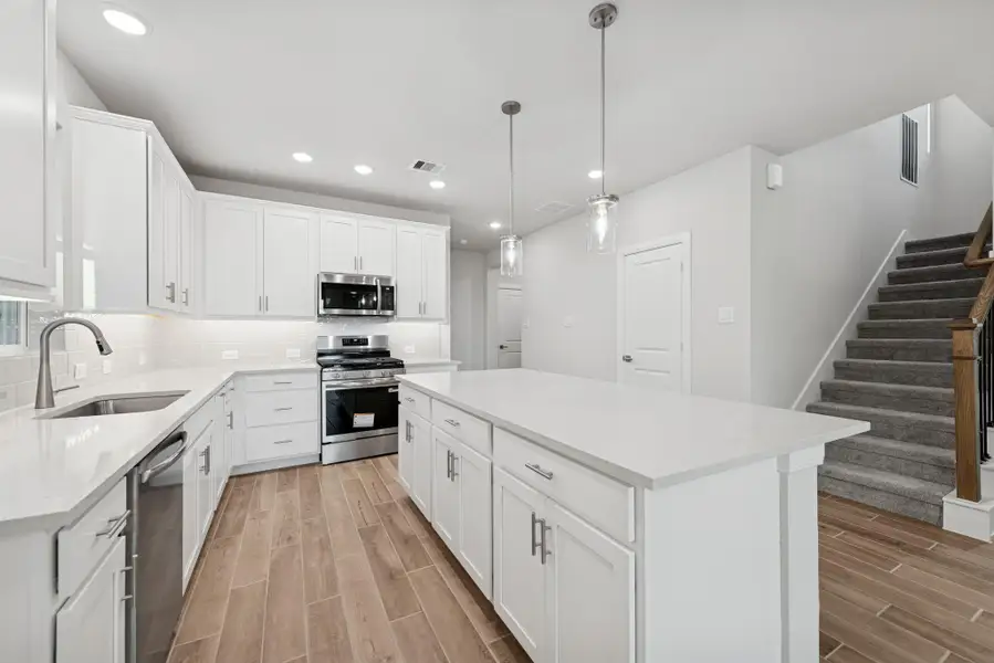 Furnished interior view inside a new home in The Grand Prairie 40’, Hockley (Image 9). Furnished interior view inside a new home in The Grand Prairie 40’, Hockley (Image 9).