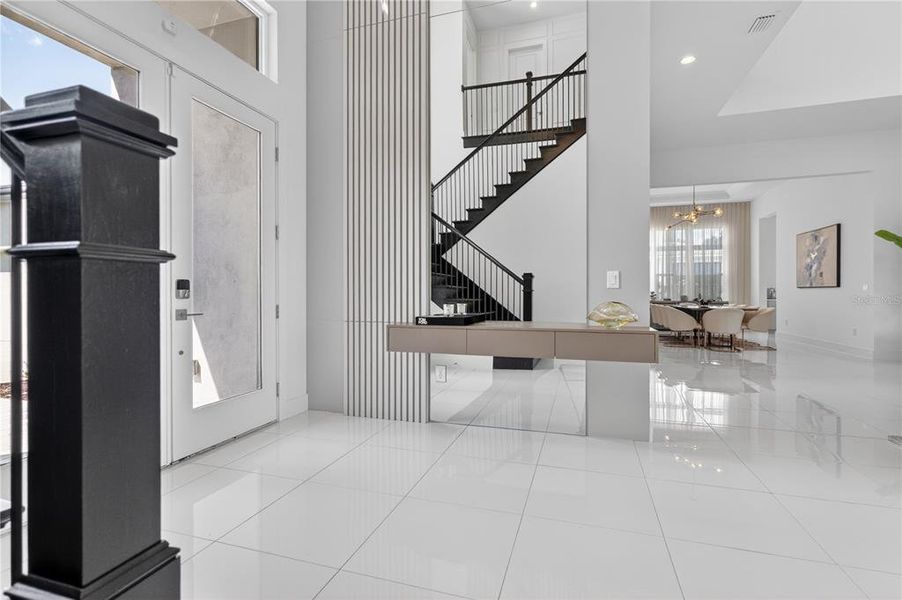 Furnished interior view inside a new home in , Montverde (Image 16).