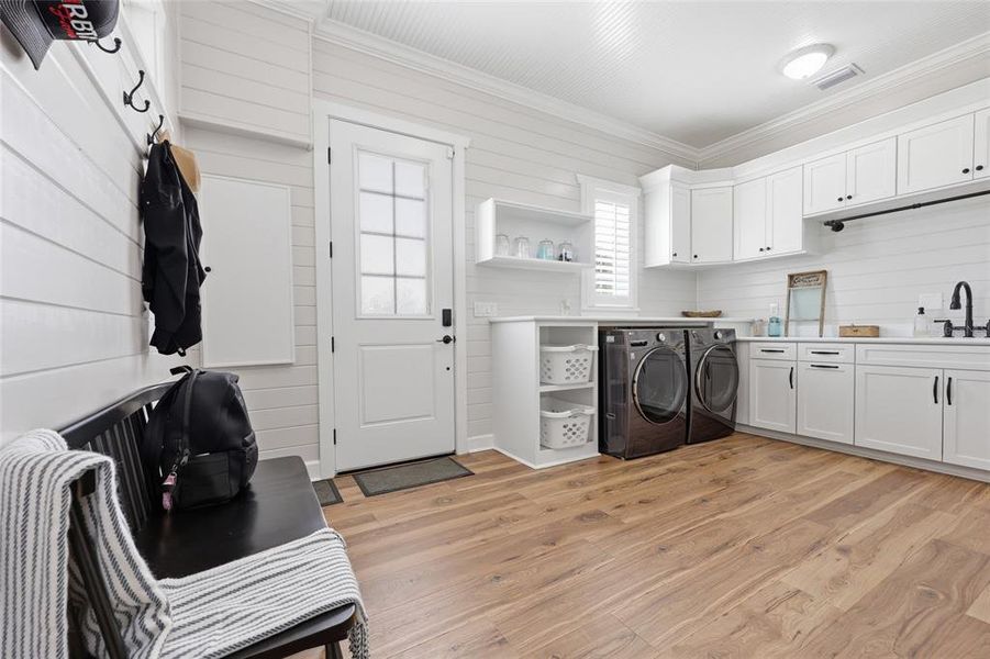 Furnished interior view inside a new home in , Bronson (Image 40).