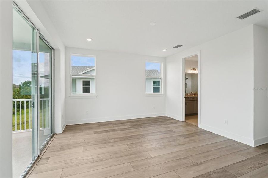 Spacious, unfurnished interior of a new home in Lagoon Residences at Epperson, Wesley Chapel (Image 23). Spacious, unfurnished interior of a new home in Lagoon Residences at Epperson, Wesley Chapel (Image 23).