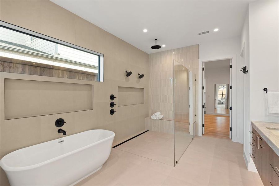 Furnished interior view inside a new home in , Dallas (Image 10).