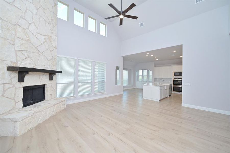 Spacious, unfurnished interior of a new home in Coyote Crossing, Godley (Image 23).