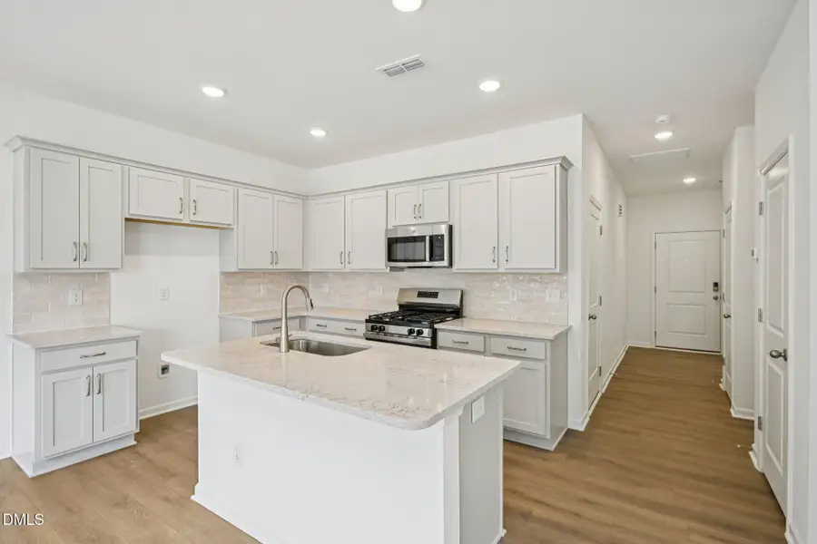 16-web-or-mls-Mirth Ct-S2002-016