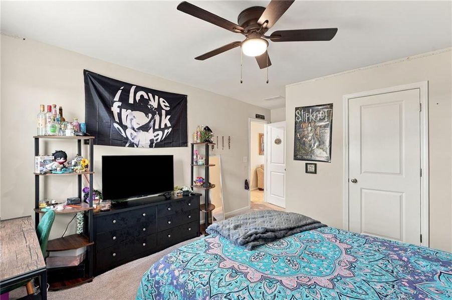 Furnished interior view inside a new home in Heritage Point, Hampton (Image 19).