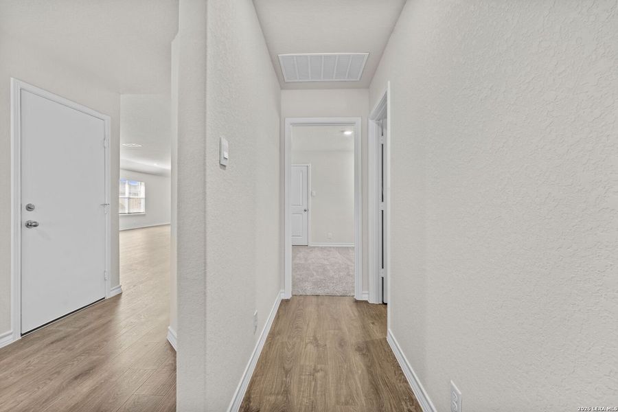 Spacious, unfurnished interior of a new home in Steele Creek, Cibolo (Image 28).