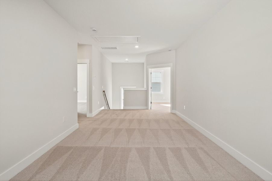 Spacious, unfurnished interior of a new home in Creek Pointe, Moncks Corner (Image 28).