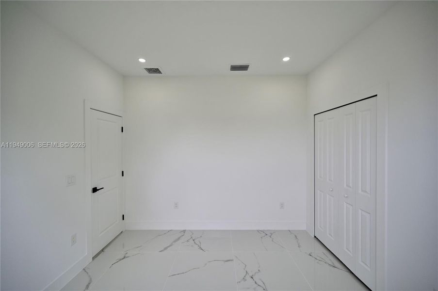 Spacious, unfurnished interior of a new home in , Lehigh Acres (Image 37).