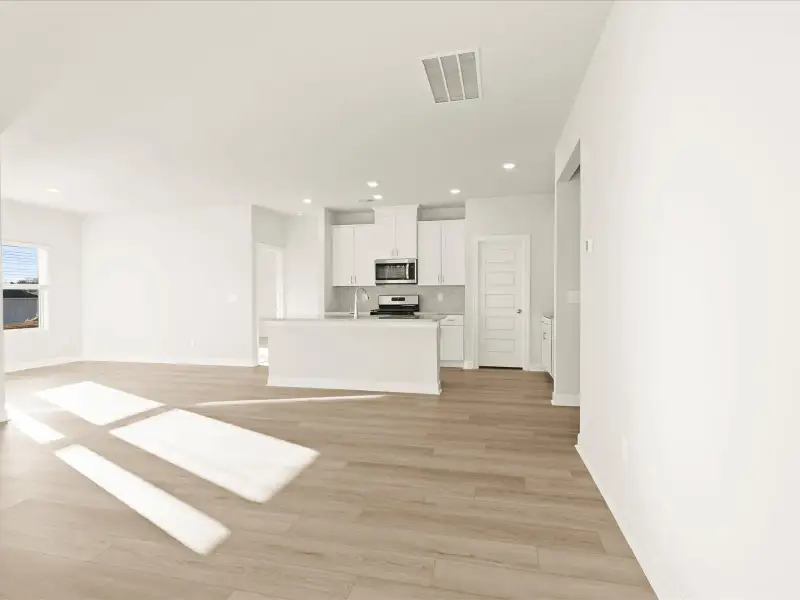 Spacious, unfurnished interior of a new home in Shiloh Valley, Piedmont (Image 12).