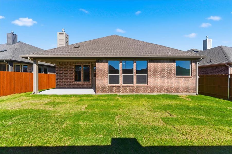Exterior details and patio area of a home in Northstar, Haslet (Image 4).