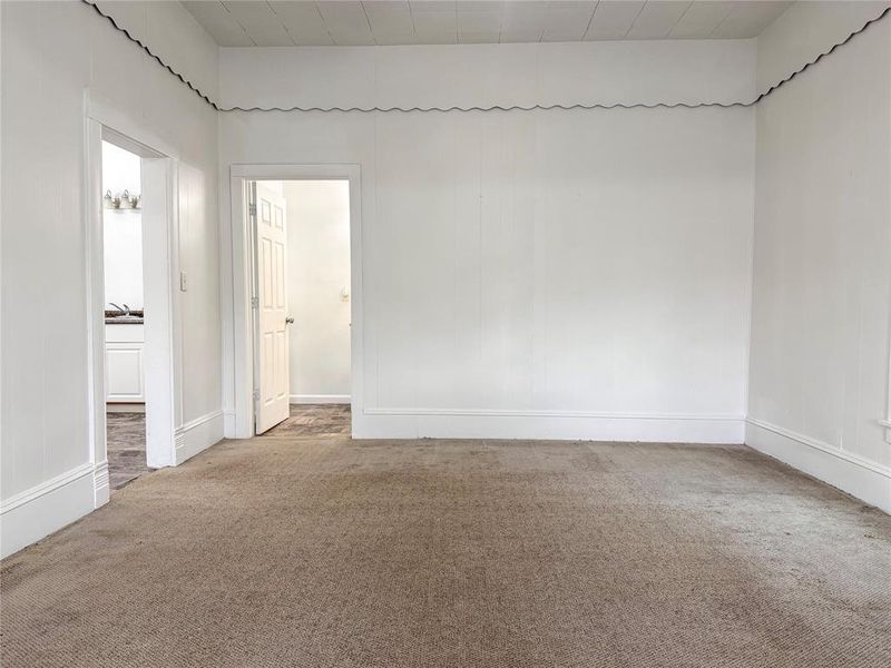 Spacious, unfurnished interior of a new home in , Mineral Wells (Image 12).