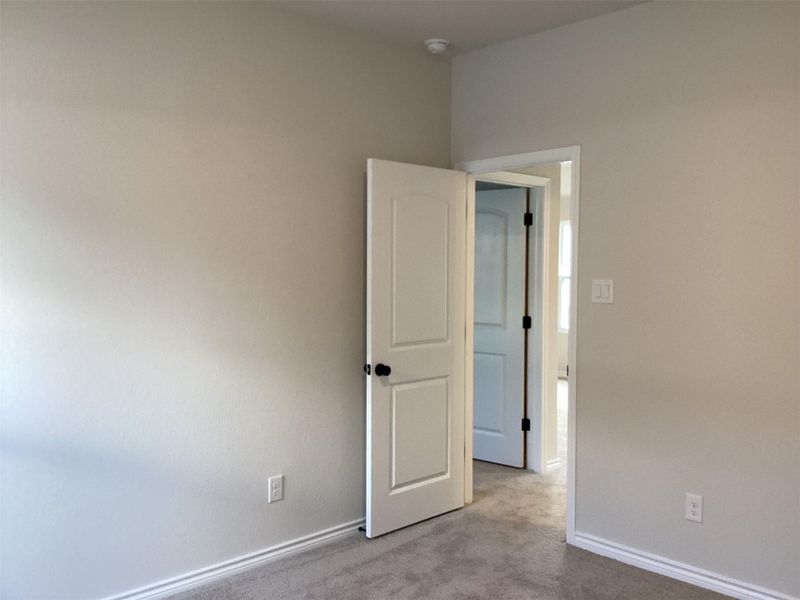 Spacious, unfurnished interior of a new home in Lariat, Liberty Hill (Image 18).