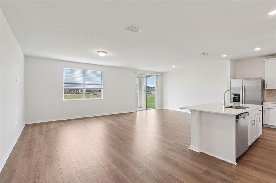 Spacious, unfurnished interior of a new home in The Reserve at Twin Lakes, St. Cloud (Image 14).